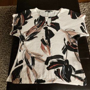 2/$15 Le Chateau Short-sleeved Cotton Blend Top Size M